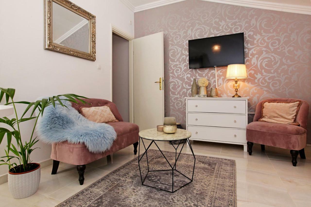 Apartment Ambroz Вела Лука Екстериор снимка