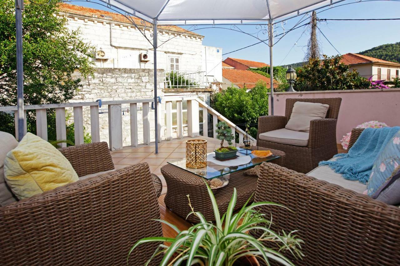 Apartment Ambroz Вела Лука Екстериор снимка