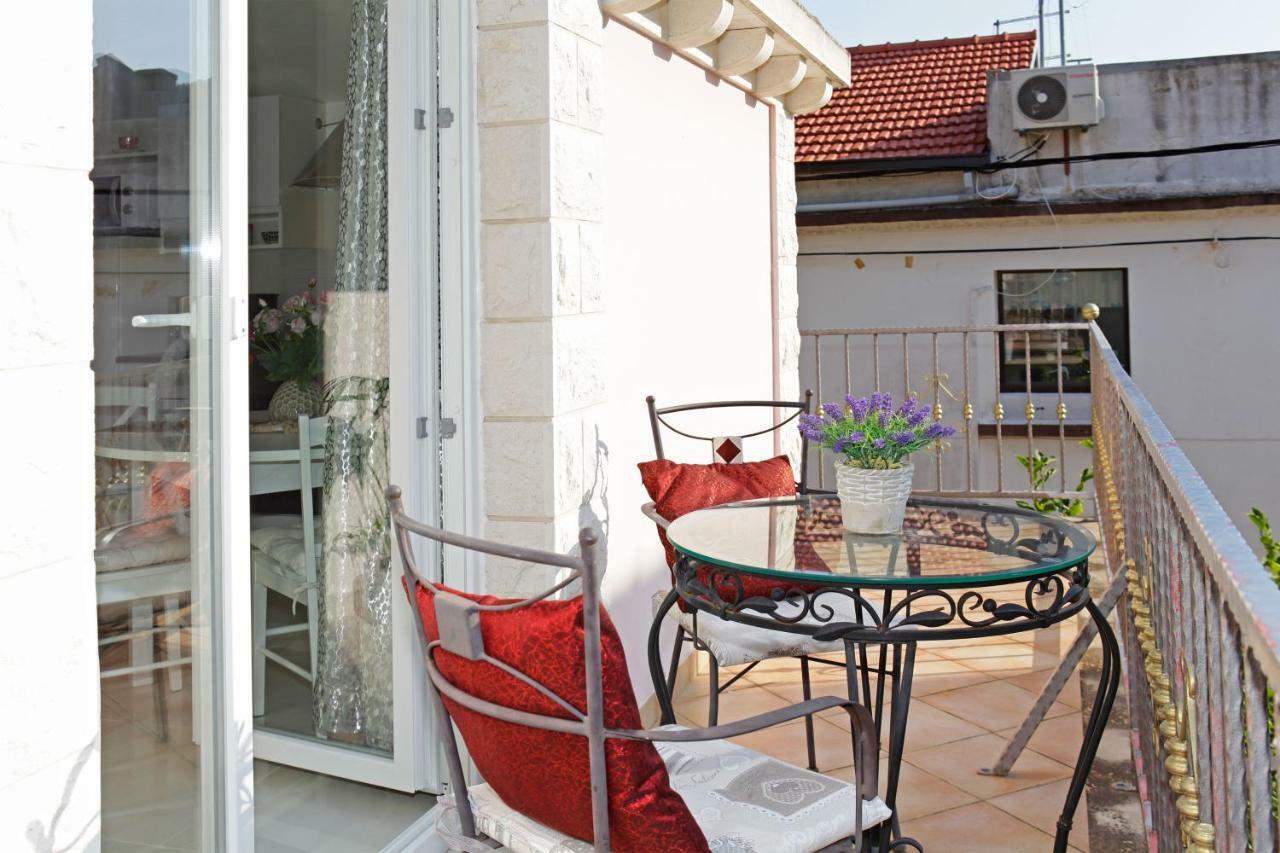Apartment Ambroz Вела Лука Екстериор снимка
